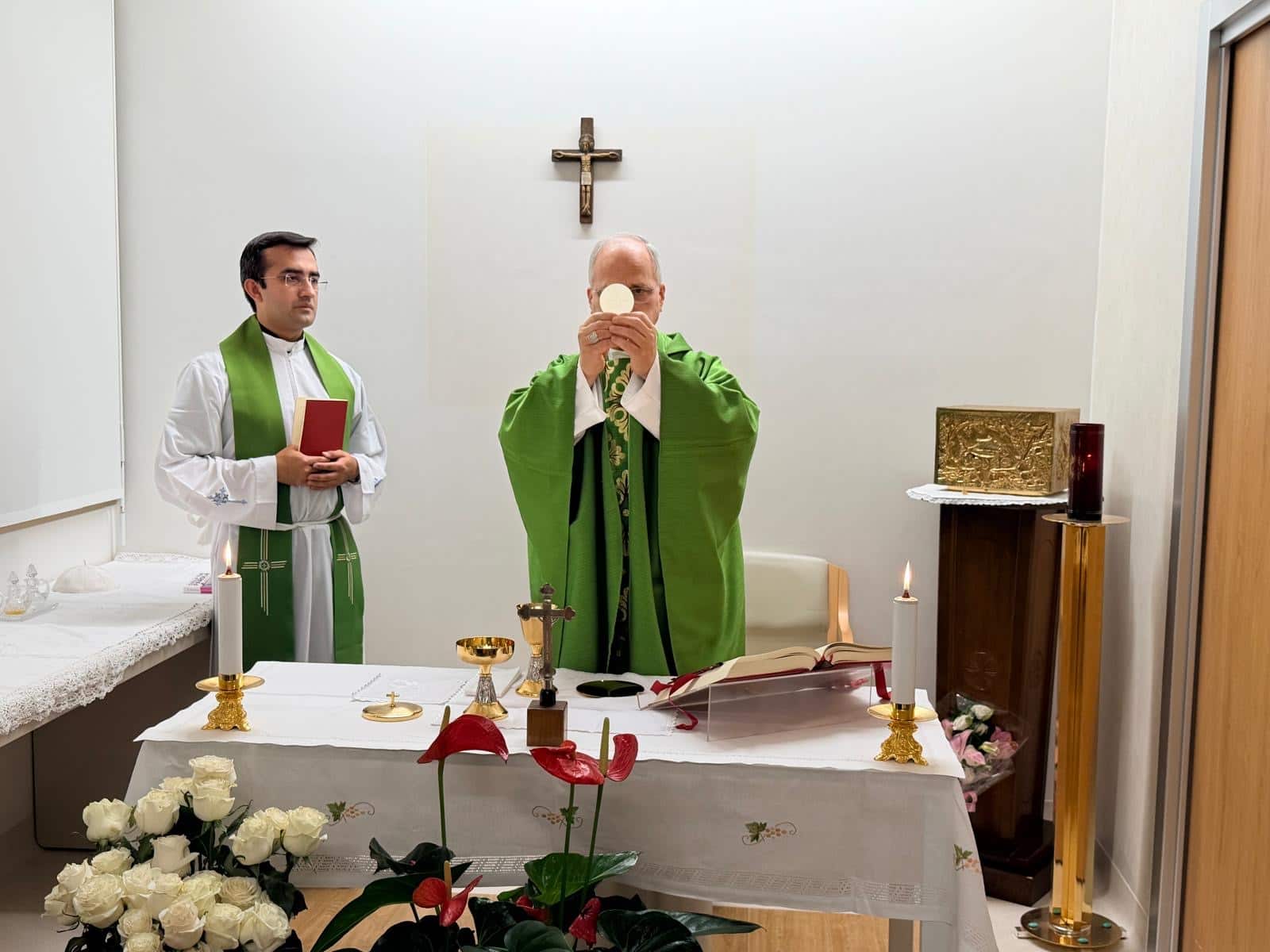 Papa Leone celebra messa dal Gemelli