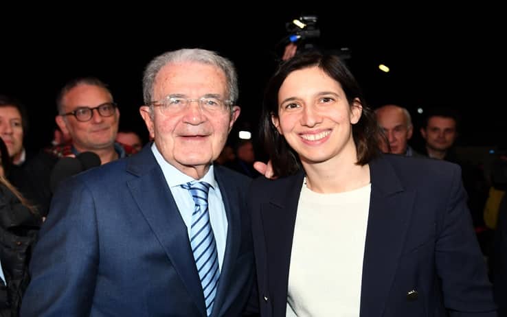 Romano Prodi e La Segretaria del PD Elly Schlein al Forum Europa e Assemblea Nazionale del Partito Democratico L'Europa che vogliamo, presso gli Studios di Via Tiburtina, Roma, 16 dicembre 2023. ANSA/FABIO CIMAGLIA
