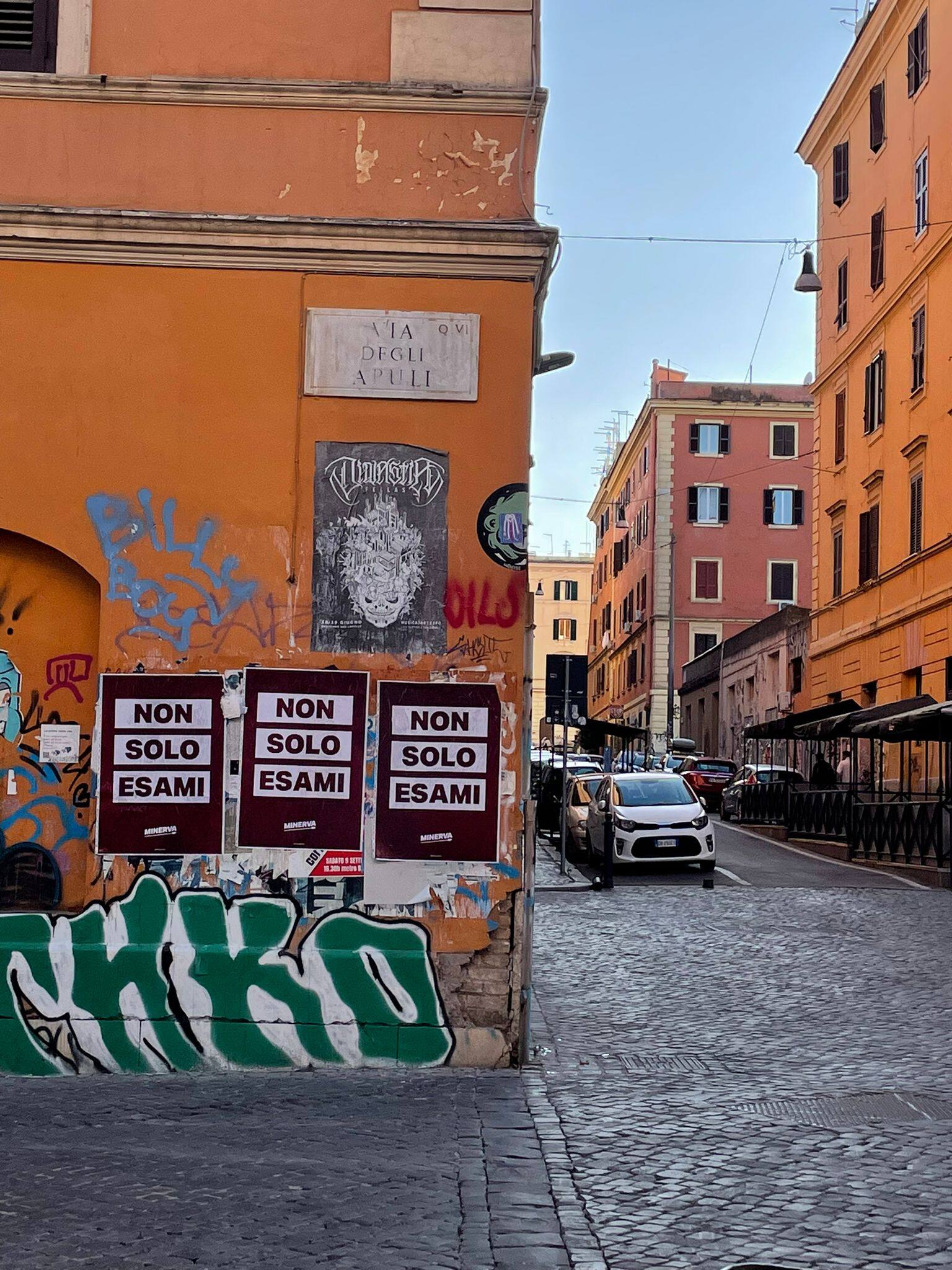 Volantini "Non solo esami" a Roma