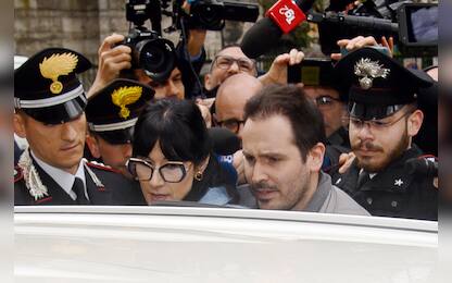 Milano, Andrea Sempio in caserma per effettuare il test del dna per il delitto di Garlasco