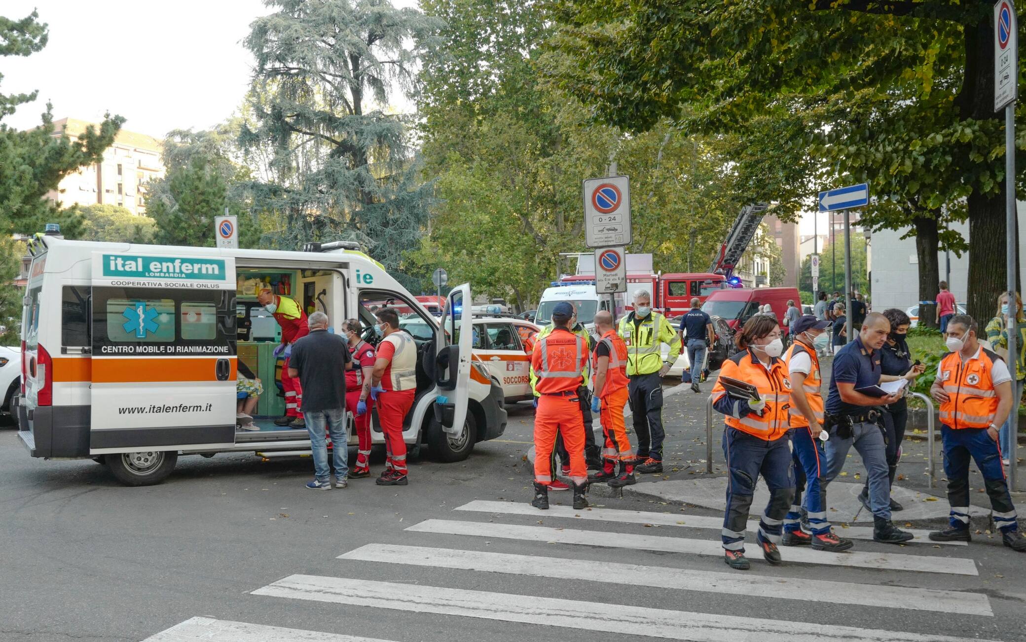 Police and firefighters at the site where there was an explosion in an apartment this morning in Milan, Italy, 12 September 2020. 
Five people were slightly injured and one more seriously the first balance of the explosion that occurred this morning in a building in Piazzale Libia in Milan.
 ANSA/Andrea Fasani