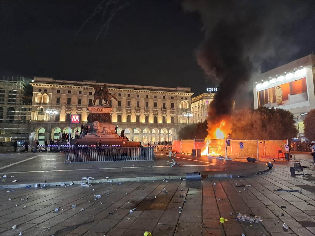 Протестите на площад Дуомо в Милано на 17 октомври 2026 г.