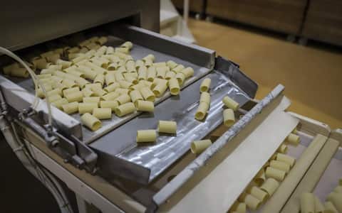 Produzione di pasta in un laboratorio