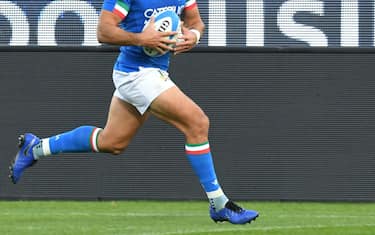 Italy's Tommaso Allan  is on his way to score a try during the international test match between Italy and Georgia at the Artemio Franchi stadium in Florence, Italy, 10 November 2018. ANSA/CLAUDIO GIOVANNINI