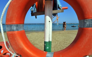 Assistenti bagnanti in spiaggia