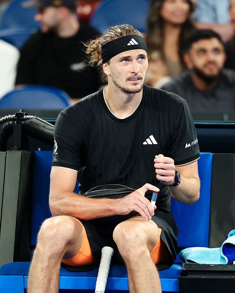 23 January 2026, Australia, Melbourne: Tennis: Grand Slam - Australian Open, men's singles, 3rd round. Zverev (Germany) - Norrie (Great Britain). Alexander Zverev injects himself with insulin. Photo: Frank Molter/dpa (Photo by Frank Molter/picture alliance via Getty Images)