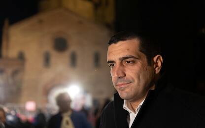 Michele de Pascale con llo sfondo di piazza Santo Stefano Bologna/ 15 novembre 2024 ANSA/MAX CAVALLARI