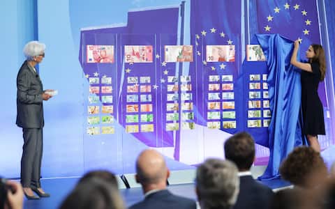Euro Nuove Banconote La Bce Presenta I Primi Disegni FOTO Sky TG24 euro-nuove-banconote-la-bce-presenta-i-primi-disegni-foto-sky-tg24