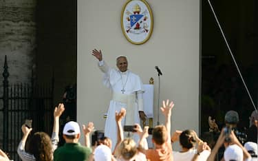 Pope Leo XIV attends the "Go! Franciscan Youth Meeting 2026" at Piazza Santa Maria degli Angeli in Assisi, on August 6, 2026. (Photo by Filippo MONTEFORTE / AFP)