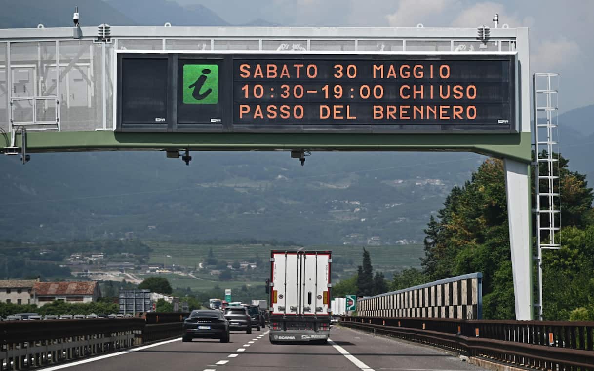 Autostrada Brennero A22, lunghe code e traffico in tilt in Austria prima della chiusura