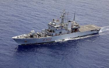 La Nave della Marina Militare LIBRA al largo di Lampedusa, 1 agosto 2013. ANSA/GIUSEPPE LAMI
