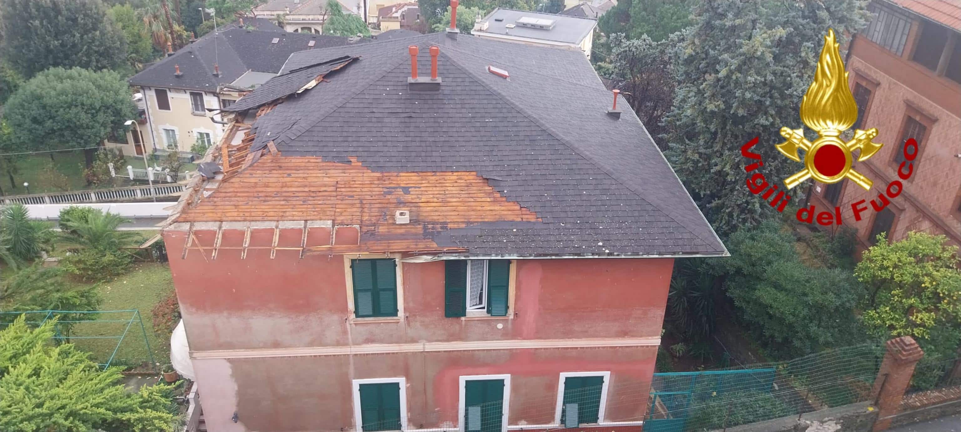 Interventi dei vigili del fuoco per il maltempo in Liguria, 15 novembre 2025. ANSA/US VIGILI DEL FUOCO +++ NPK +++ NO SALES, EDITORIAL USE ONLY +++