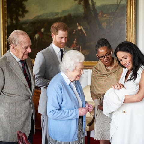 A handout photo made available by Buckingham Palace shows Britain's Prince Harry, the Duke of Sussex (2-L) and Meghan, the Duchess of Sussex (R) joined by her mother, Doria Ragland (2-R), as they show their newborn son, named as Archie Harrison Mountbatten-Windsor, to Queen Elizabeth II (C) and Prince Philip, Duke of Edinburgh (L) at Windsor Castle, in Windsor, Britain, 08 May 2019.
MANDATORY CREDIT: Chris Allerton - copyright SussexRoyal NEWS EDITORIAL USE ONLY. NO COMMERCIAL USE. NO MERCHANDISING, ADVERTISING, SOUVENIRS, MEMORABILIA or COLOURABLY SIMILAR. NOT FOR USE AFTER FRIDAY JUNE 7, 2019, WITHOUT PRIOR WRITTEN PERMISSION FROM ROYAL COMMUNICATIONS AT BUCKINGHAM PALACE. This photograph is provided to you strictly on condition that you will make no charge for the supply, release or publication of it and that these conditions and restrictions will apply (and that you will pass these on) to any organisation to whom you supply it. There shall be no commercial use whatsoever of the photographs (including by way of example only) any use in merchandising, advertising or any other non-news editorial use. The photograph must not be digitally enhanced, manipulated or modified in any manner or form and must include all of the individuals in the photograph when published. All other requests for use should be directed to the Buckingham Palace Press Office in writing. Photo credit should read: Chris Allerton/copyright SussexRoyal  ANSA/Chris Allerton / copyright SussexRoyal / HANDOUT  HANDOUT EDITORIAL USE ONLY/NO SALES