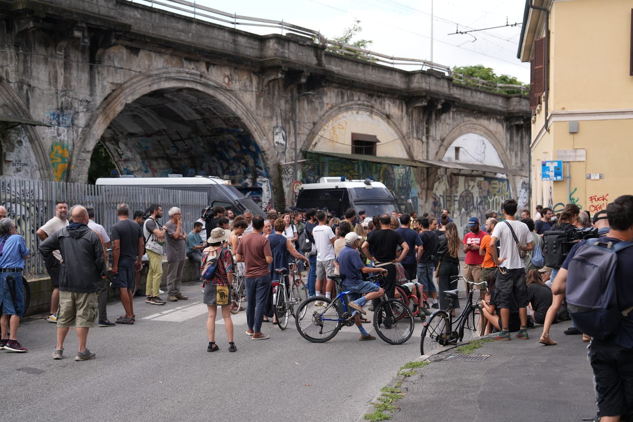 Milano, sgomberato Il Leoncavallo, dopo 31 anni termina l occupazione del centro sociale in via Watteau