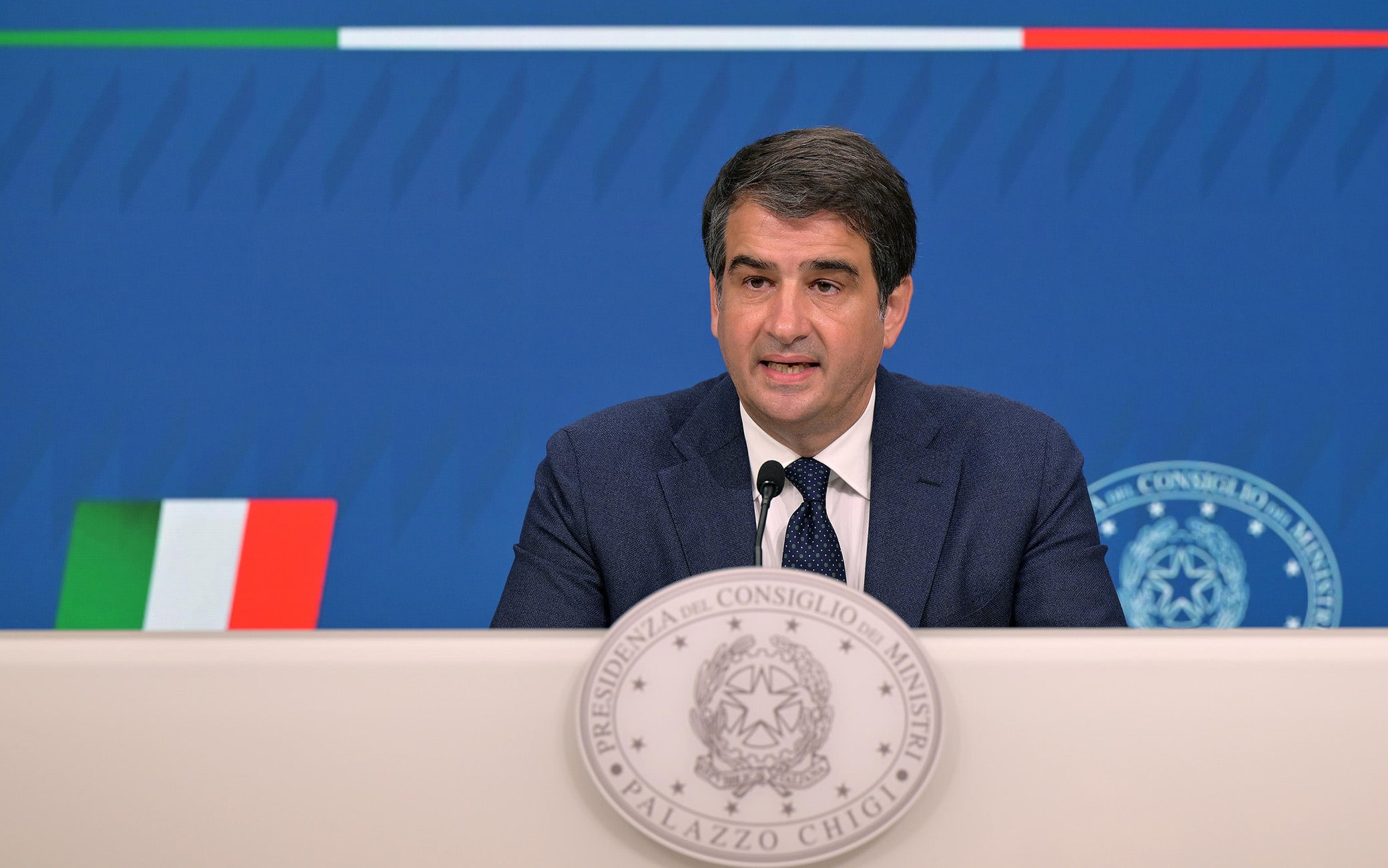 Il ministro degli Affari europei, il Sud le Politiche di coesione e il Pnrr, Raffaele Fitto, durante la conferenza stampa al termine della cabina di regia, Roma, 11 luglio 2023. ANSA/ETTORE FERRARI