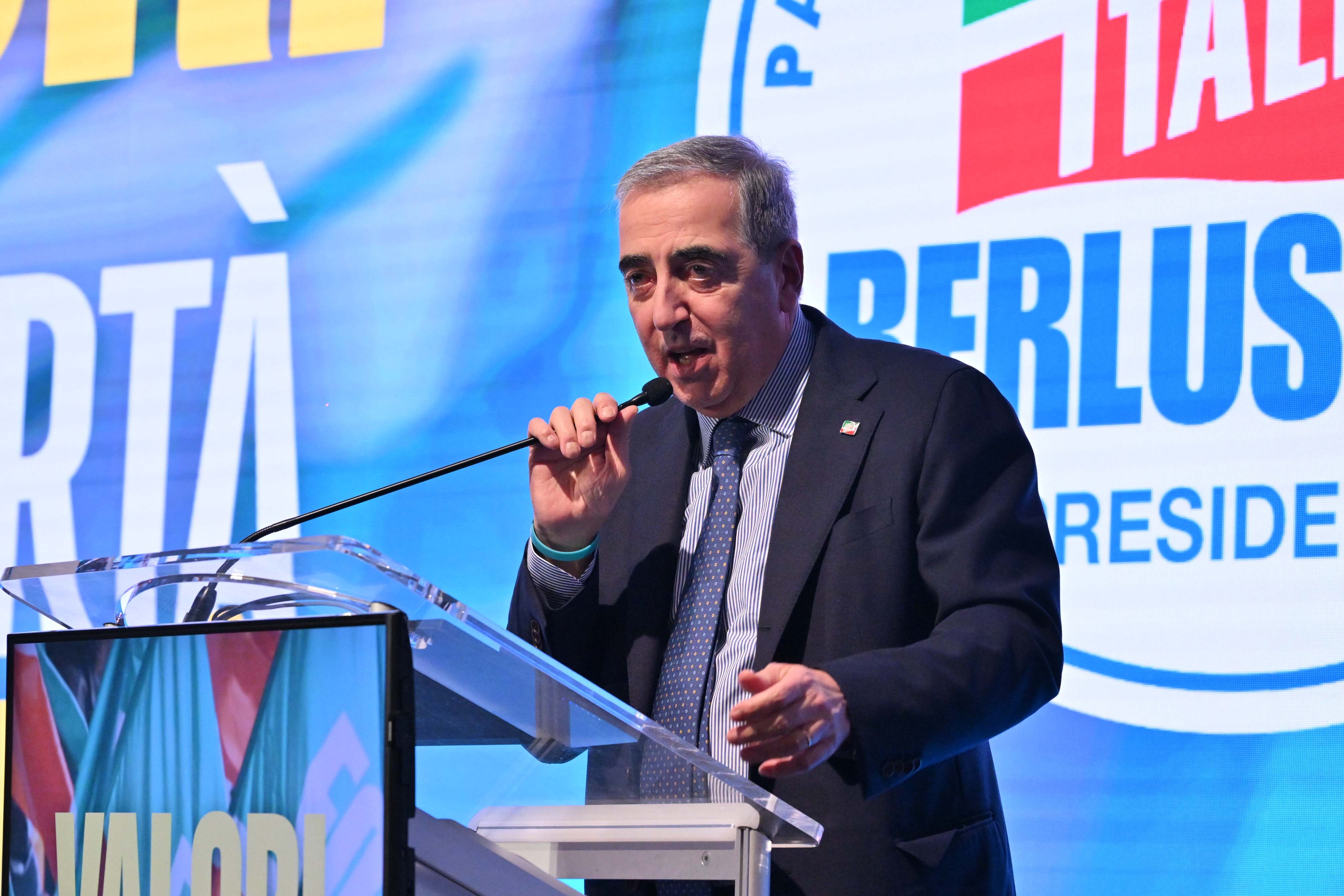 IPA70492812 - Napoli. Iniziativa di Forza italia nell'anniversario della discesa in campo di Silvio Berlusconi, "Valori. Piu' liberta', piu' dignita'". .Nella foto: Maurizio Gasparri