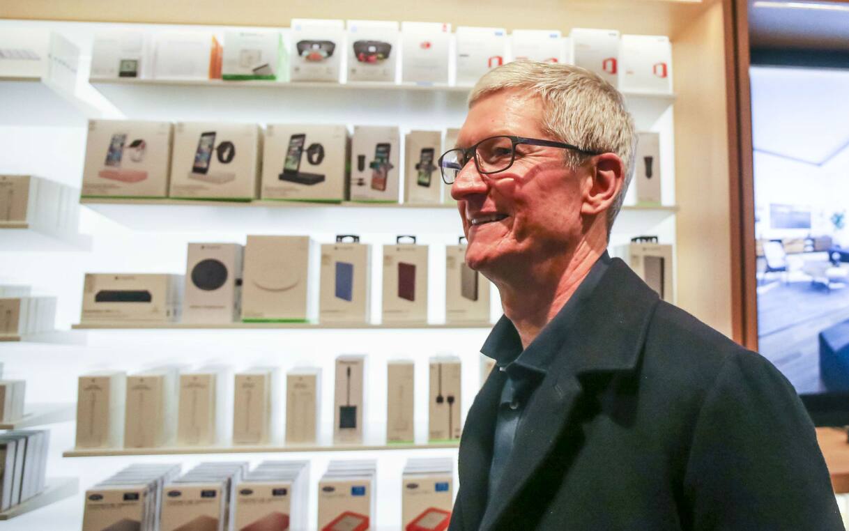 Apple, Tim Cook vittima di una stalker: ordine restrittivo per una ...