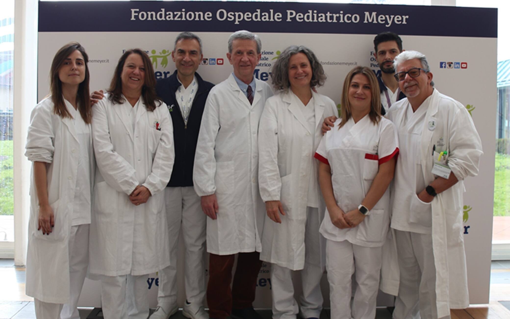 Il team dell'ospedale Meyer che si è occupato della bambina