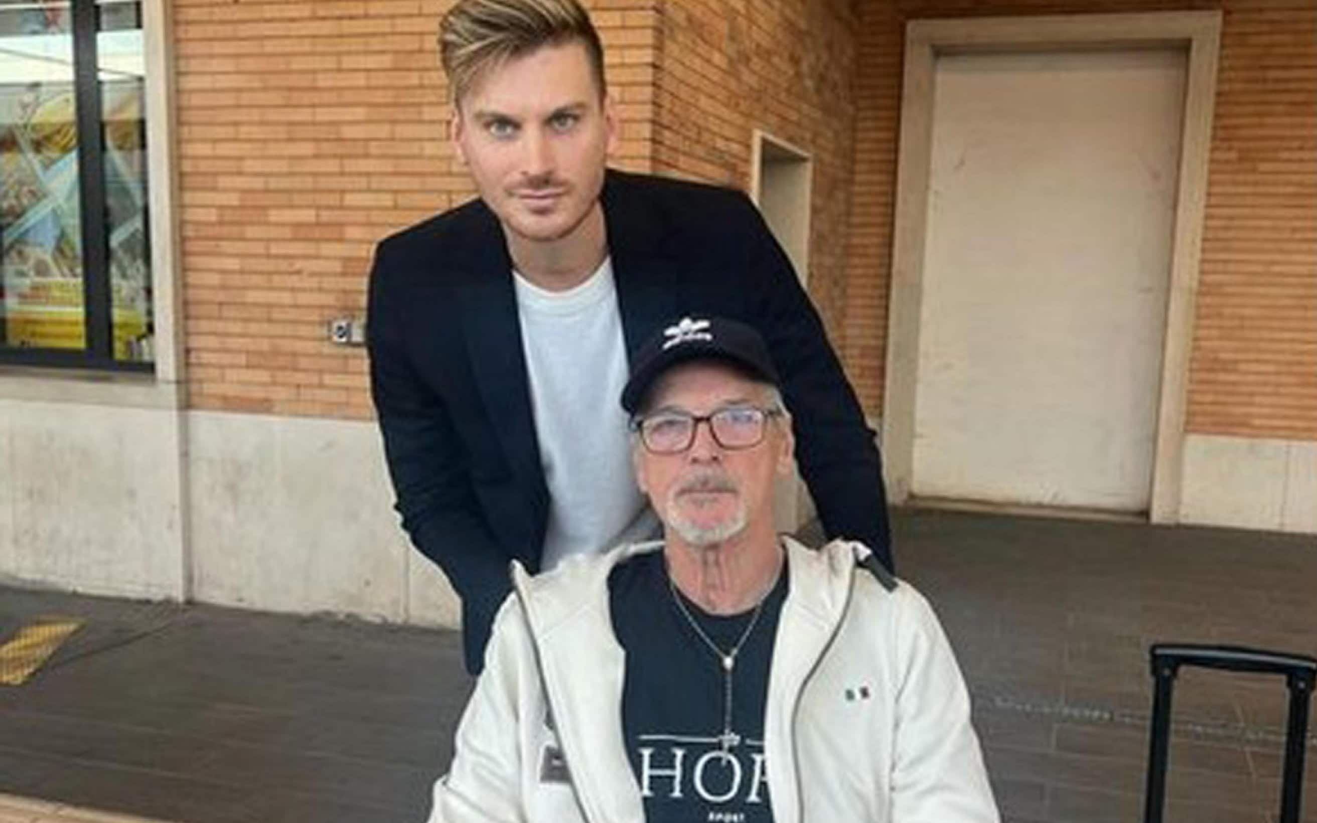 Stefano Tacconi con il figlio Andrea, in una foto tratta da Instagram.INSTAGRAM+++ATTENZIONE LA FOTO NON PUO' ESSERE PUBBLICATA O RIPRODOTTA SENZA L'AUTORIZZAZIONE DELLA FONTE DI ORIGINE CUI SI RINVIA+++ NPK +++