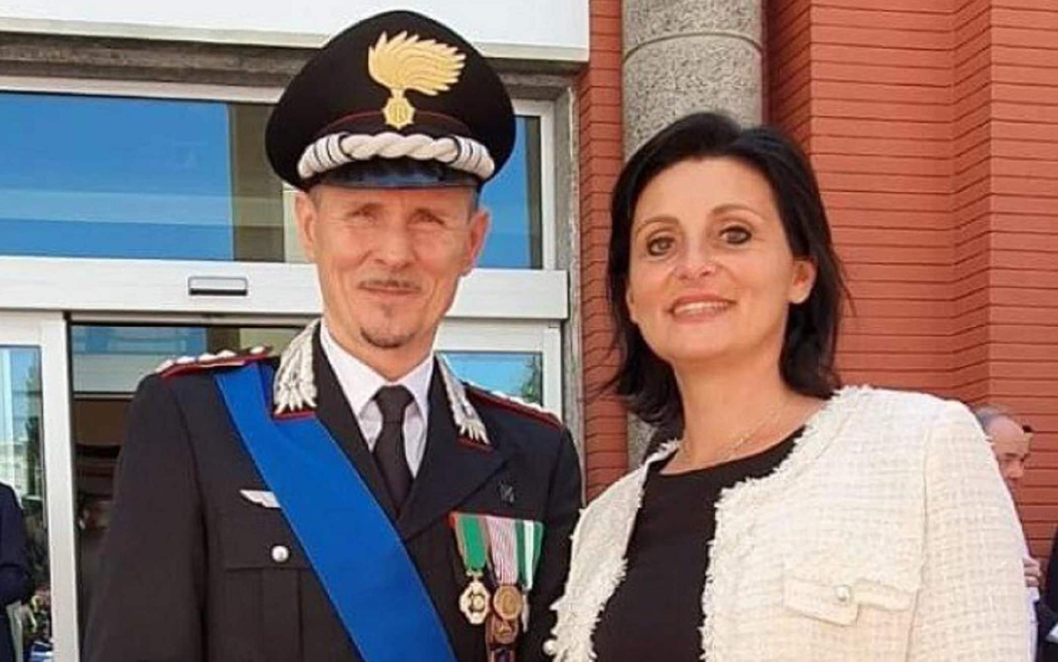 Il colonnello dei carabinieri Antonio Dibari, marito della viceministra Vannia Gava, è rimasto gravemente ferito in un incidente avvenuto al poligono di tiro di Aviano. Lo riportano i media locali precisando che l'incidente è avvenuto ieri alla scuola italiana di tiro pratico, ex cava Sartori, di San Martino di Campagna, dove l'ufficiale si stava addestrando.
FACEBOOK VANNIA GAVA + ATTENZIONE LA FOTO NON PUO' ESSERE PUBBLICATA O RIPRODOTTA SENZA L'AUTORIZZAZIONE DELLA FONTE DI ORIGINE CUI SI RINVIA + NPK