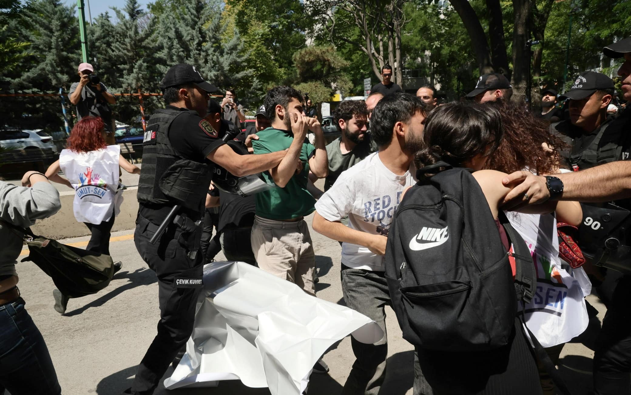 proteste