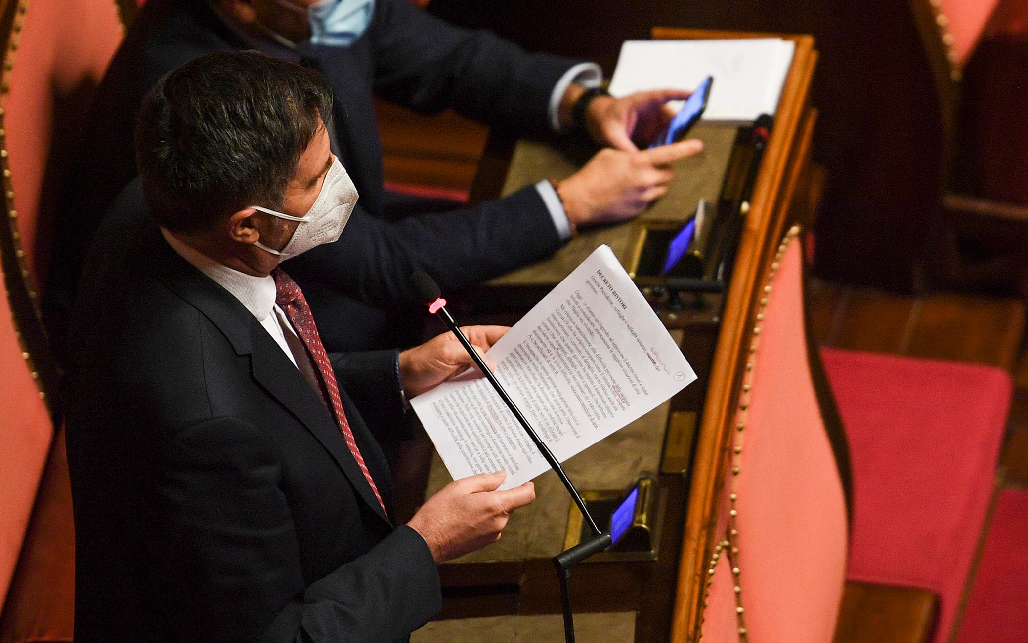 LÕintervento di Paolo Saviane nel corso della discussione generale sul Dl ristori al Senato, Roma, 14 dicembre 2020.MAURIZIO BRAMBATTI/ANSA