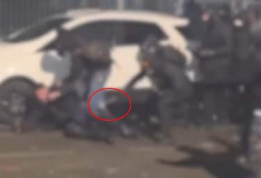 Il pestaggio al poliziotto