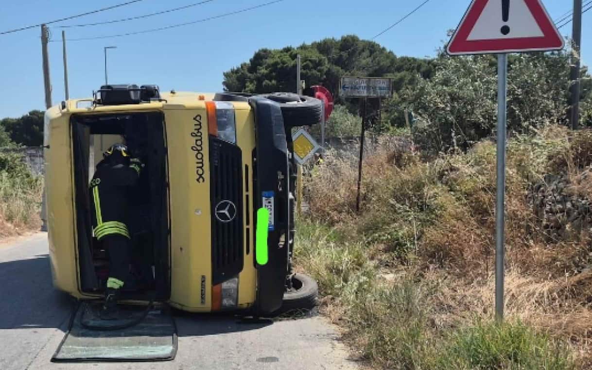 Incidente a Mazara del Vallo, scontro tra scuolabus e auto: 8 bambini feriti
