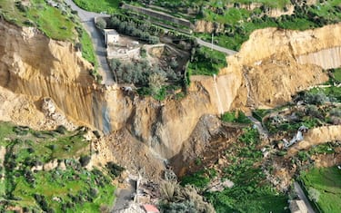 Un'immagine della frana a Niscemi