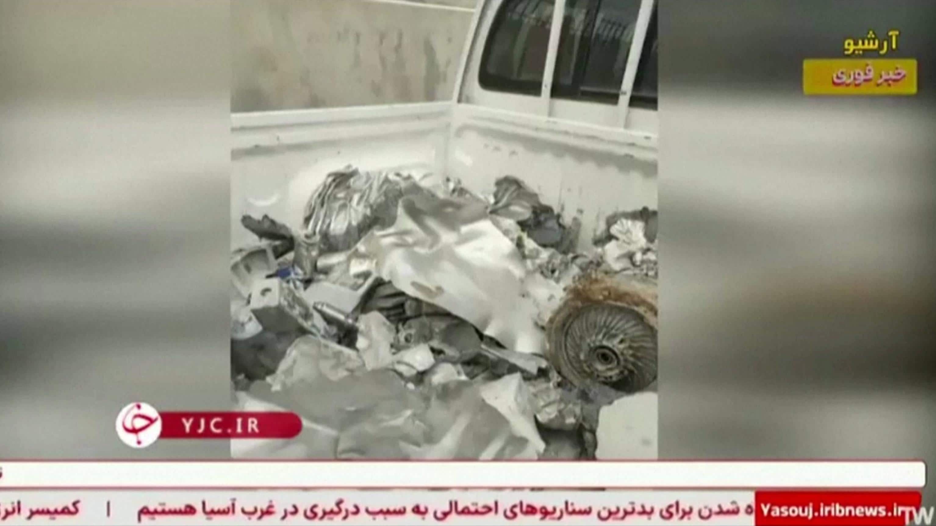 La televisione iraniana trasmette immagini di un presunto aereo statunitense abbattuto, 3 aprile 2026. AFP