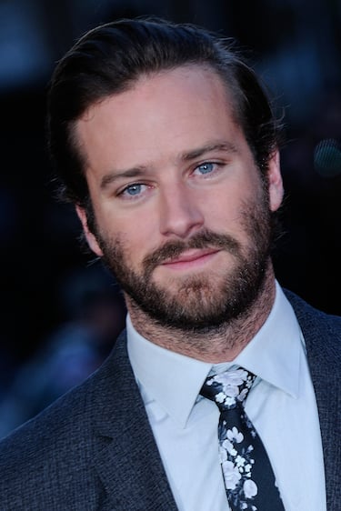 nuove accuse per Armie Hammer.. dopo il cannibalismo accusato di stupro da una giovane donna di nome Effie