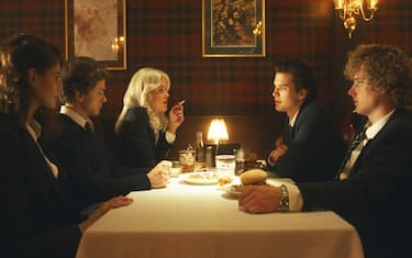 FX's The Shards -- "Don't You Want Me" -- Season 1, Episode 2 (Airs Wednesday, August 5) -- Pictured: (l-r) Kaia Gerber as Susan, Reynolds, Igby Rigney as Bret, Hayes Warner as Debbie, Schaffer, Homer Gere as Robert Mallory, Graham Campbell as Thom Wright.. CR: FX