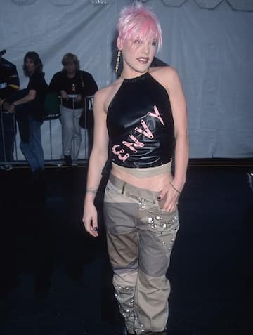 Pink compie 45 anni, l'evoluzione dei suoi look dagli esordi a oggi ...