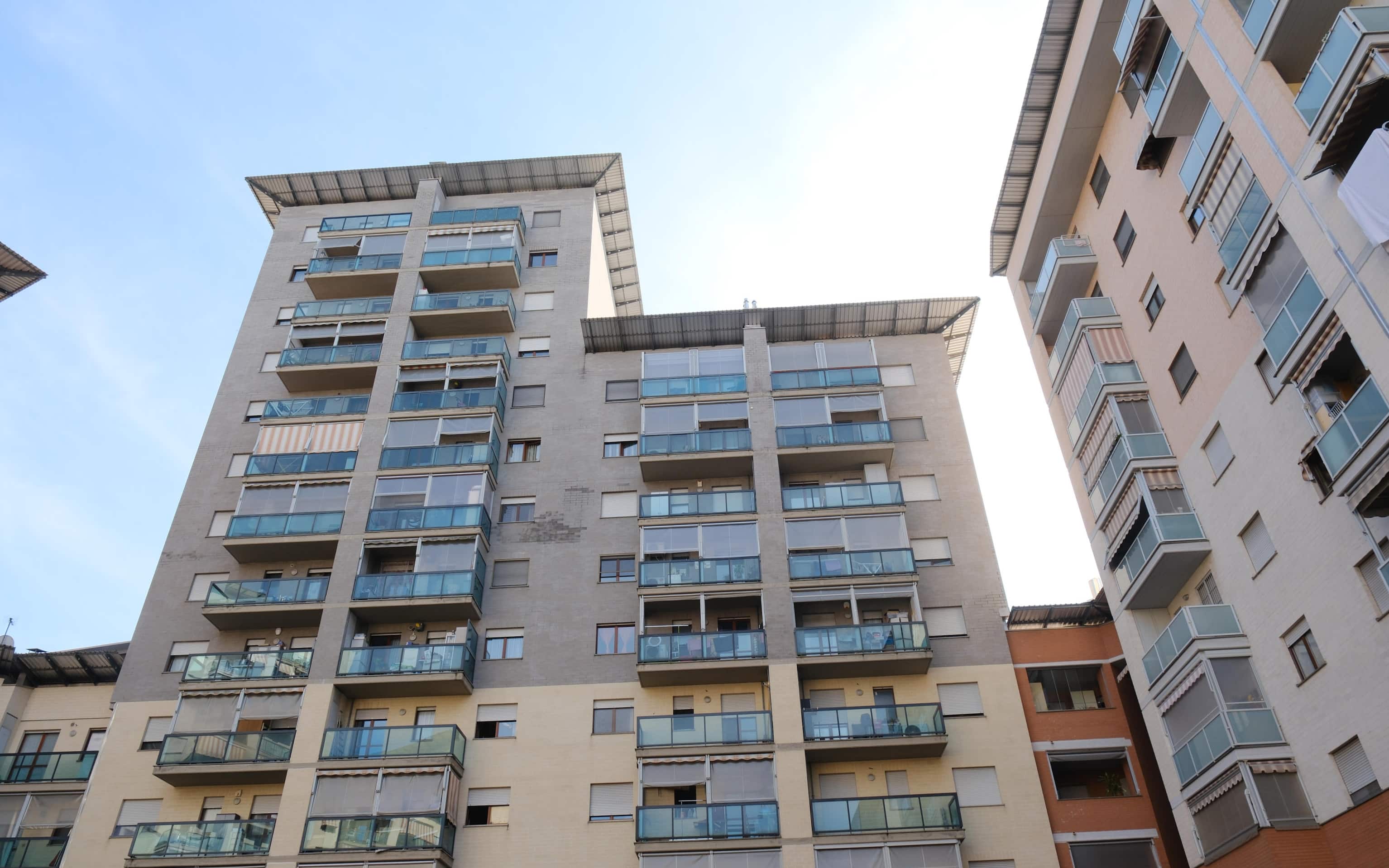 Tenta di uccidere compagna, lei scappa dai vicini con la bimba e si salva L'uomo l'ha aggredita in casa e poi si è ucciso gettandosi dal balconeTorino 4 ottobre 2026ANSA/BRUNO BRIZZI