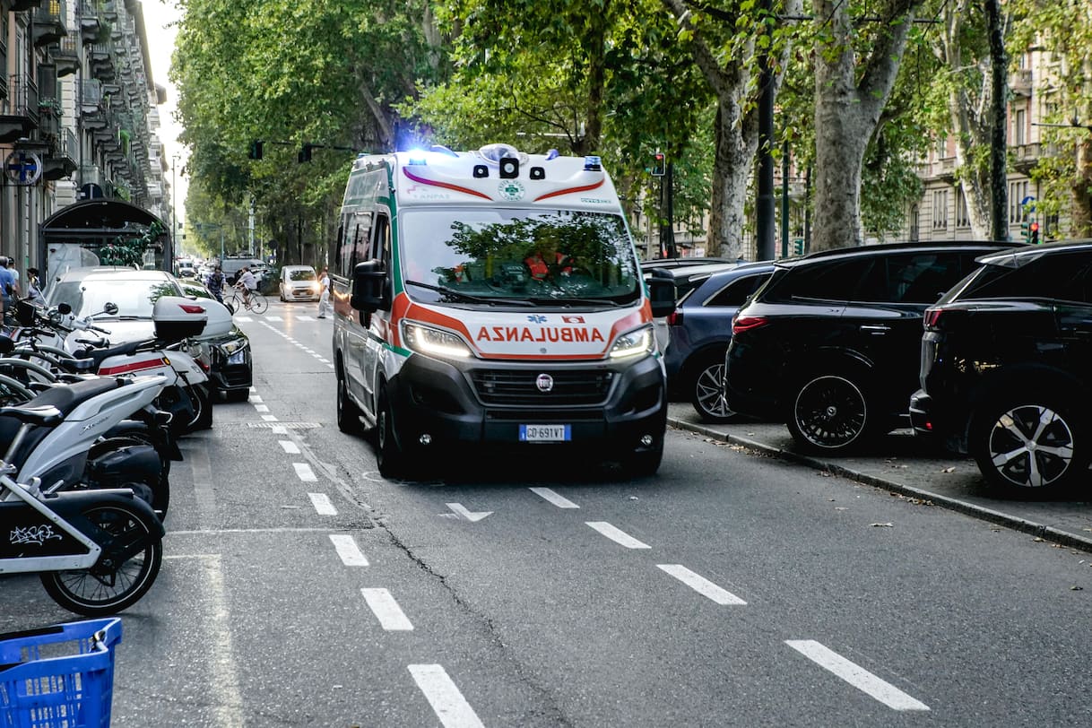 Tragedia a Torino: bambino di 7 anni muore dopo essere stato investito da un'auto in bicicletta