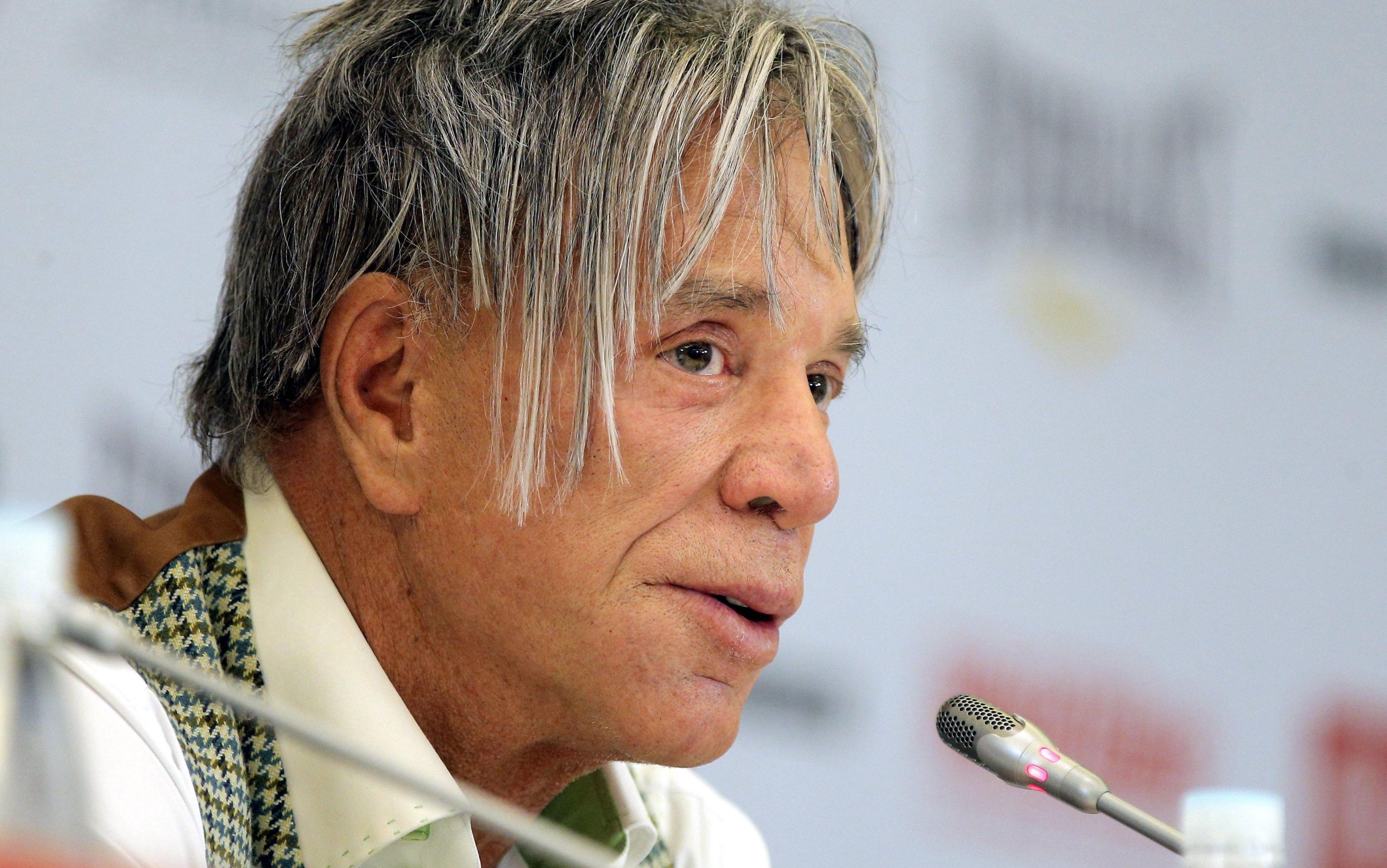 Mickey Rourke, il GoFundMe per evitare lo sfratto: 'La fama non ...