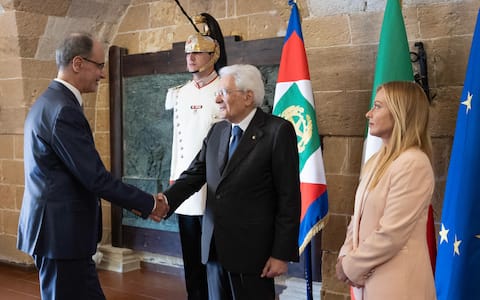 Il Presidente della Repubblica Sergio Mattarella accoglie Duro Masut Primo Ministro di Serbia in occasione della cerimonia di apertura dei XX Giochi del Mediterraneo Taranto 2026  
(foto di Francesco Ammendola - Ufficio per la Stampa e la Comunicazione della Presidenza della Repubblica)