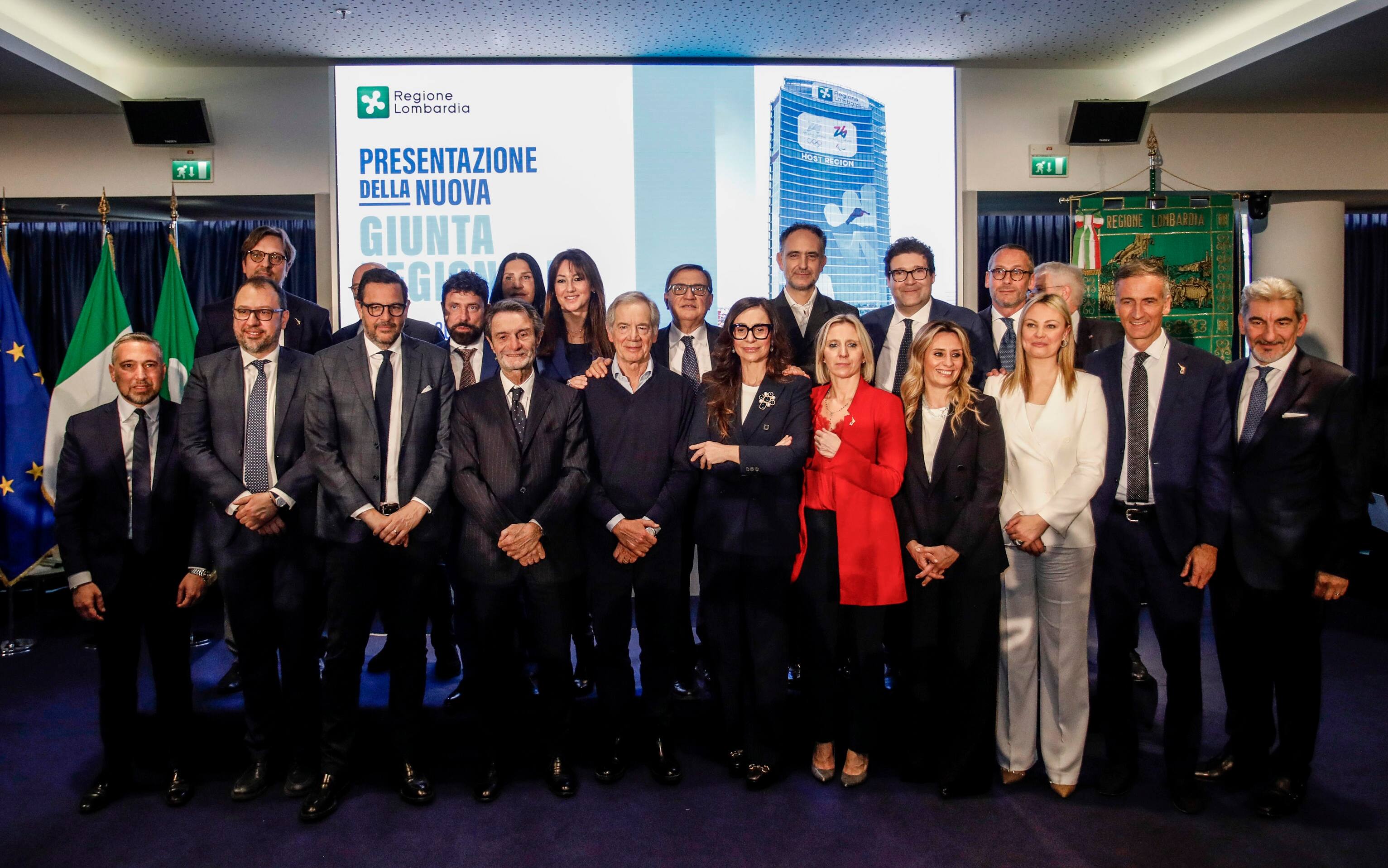 Il Presidente Attilio Fontana con tutti gli Assessori e i Sottosegretari alla presentazione della nuova giunta regionale nel sala Biagi a Palazzo Lombardia a Milano, 10 marzo 2023.ANSA/MOURAD BALTI TOUATI


