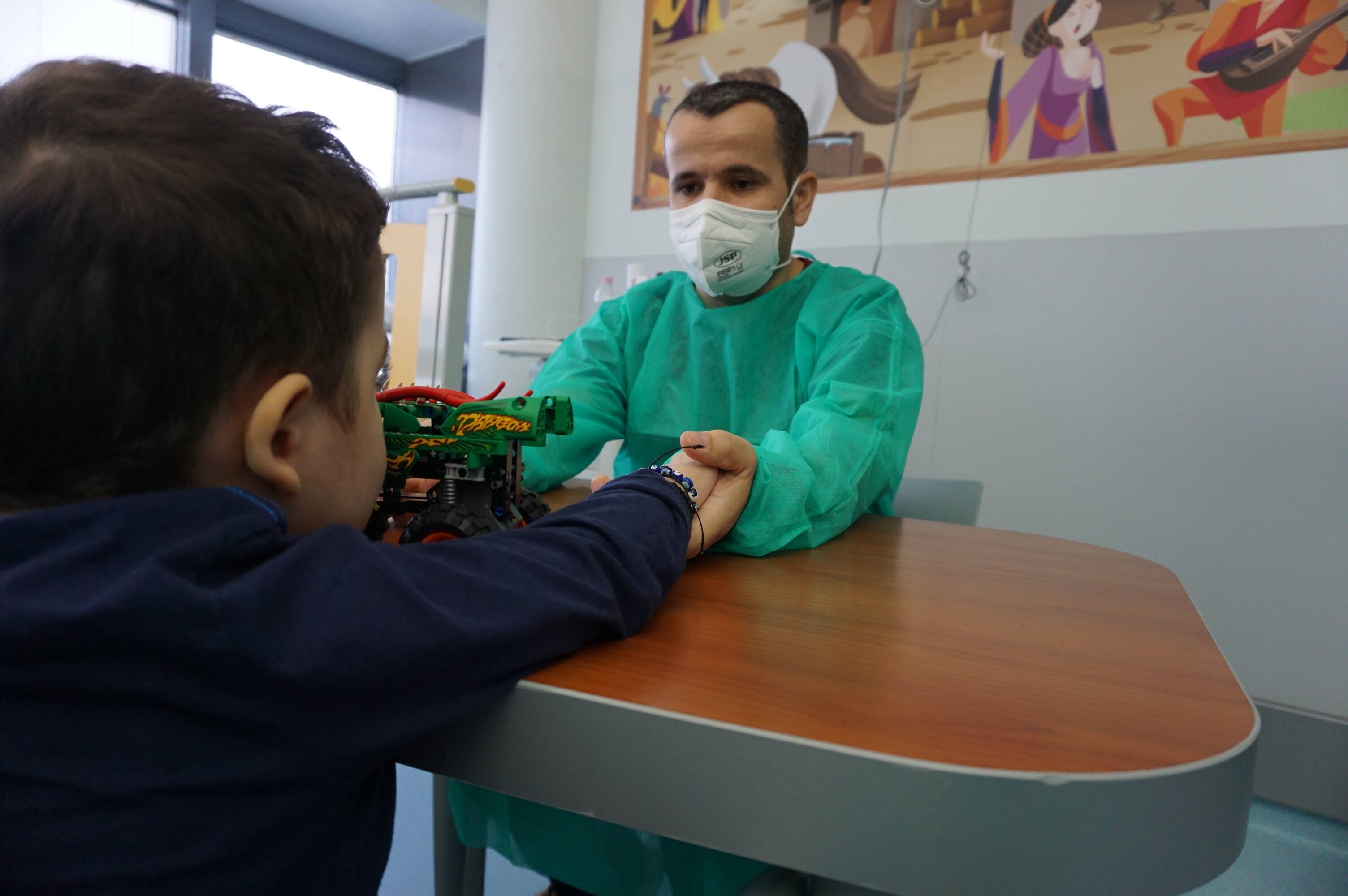 Il papà donatore e il figlio di cinque anni 