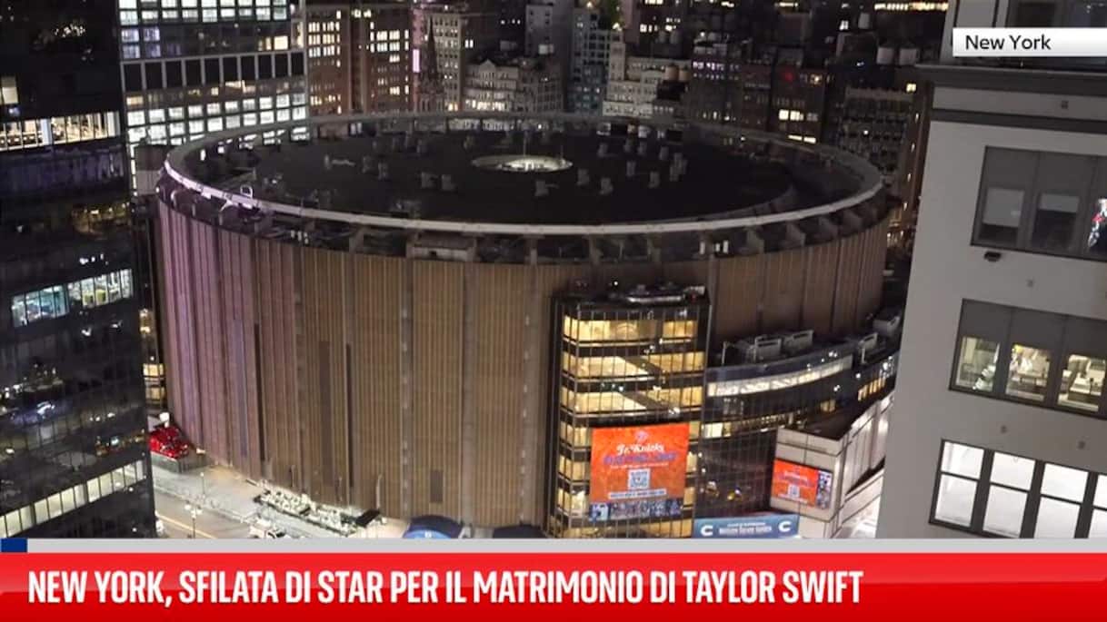 New York, sfilata di celebrità al Madison Square Garden per Taylor Swift