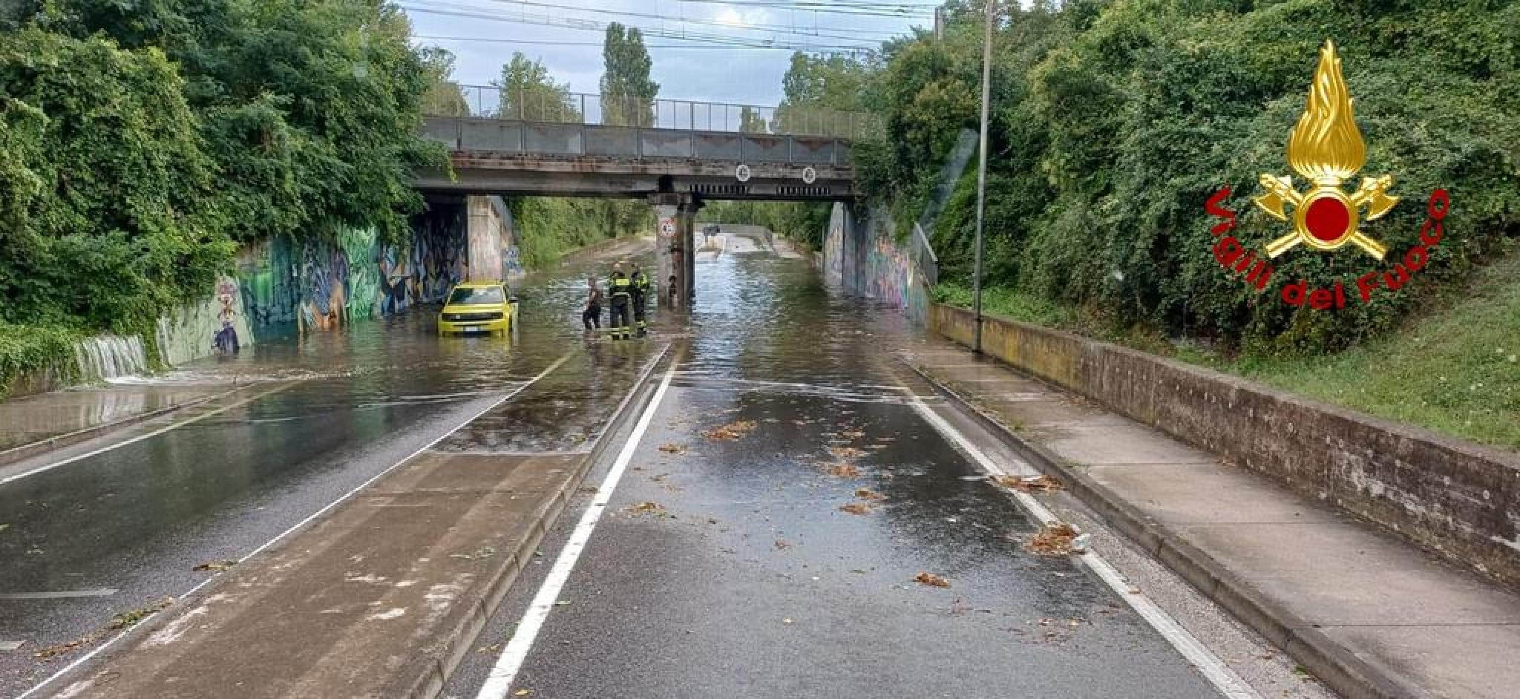 La linea ferroviaria Rimini-Ferrara dove la circolazione è sospesa tra Rimini e Igea Marina per danni causati dal maltempo.Rimini,24 agosto 2025  UFFICIO STAMPA VIGILI DEL FUOCO +++ FOTO NON IN VENDITA - DA USARE SOLO PER FINI GIORNALISTICI +++ NPK +++