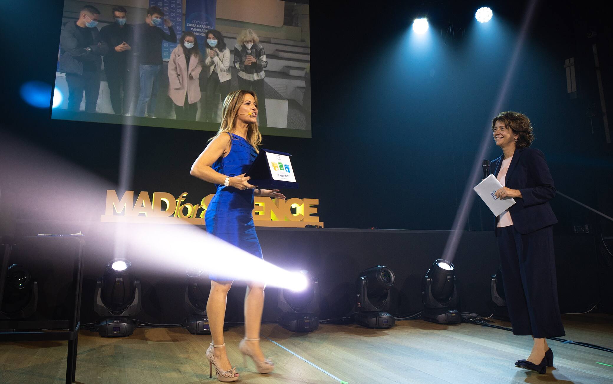 Un momento della premiazione di Mad for Science 2020