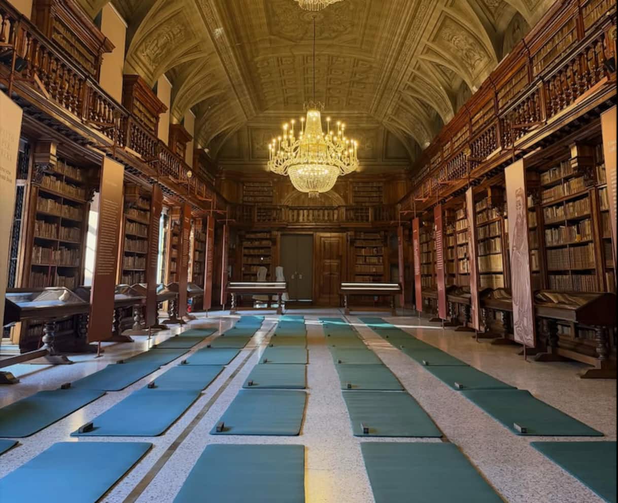 Milano, la Biblioteca Braidense affittata a un influencer fitness che la usa come palestra