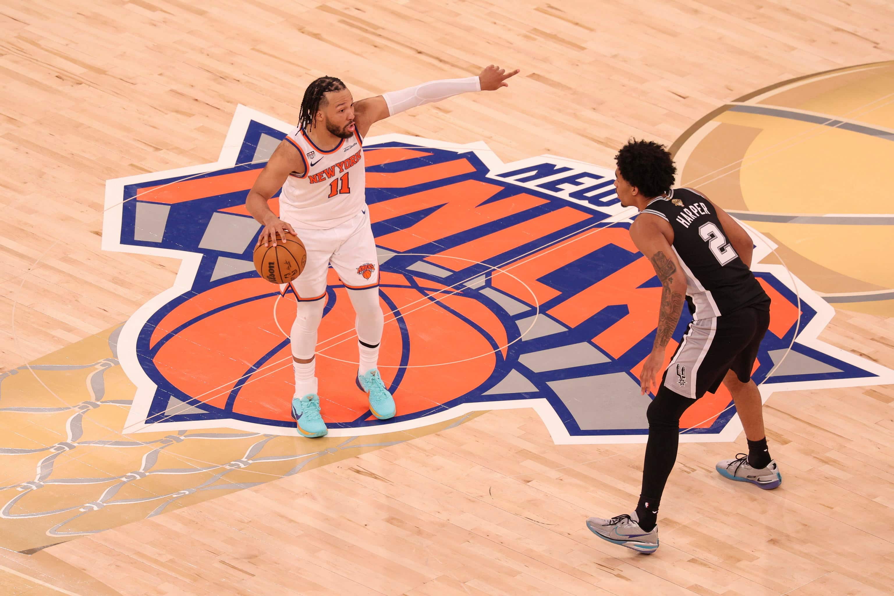 epa13025469 New York Knicks guard Jalen Brunson (L) and San Antonio Spurs guard Dylan Harper (R) in action during Game 3 of the NBA Finals between the San Antonio Spurs and the New York Knicks at Madison Square Garden in New York, New York, USA, 08 June 2026.  EPA/SARAH YENESEL  SHUTTERSTOCK OUT