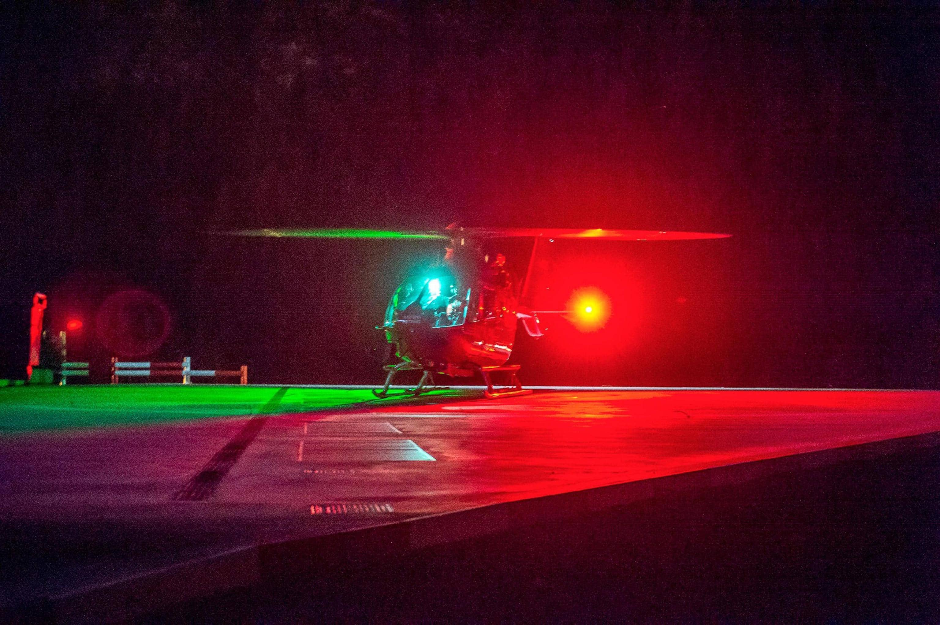 L'Aiut Alpin Dolomites, uno dei pionieri dell'elisoccorso in montagna in Italia, ora si cimenta anche nel volo notturno, Bolzano, 11 gennaio 2017. Dopo un lungo iter burocratico, Ã¨ arrivato l'ok dell'Enac per la fase di addestramento.       ANSA / Aiut Alpin Dolomites  +++  ANSA PROVIDES ACCESS TO THIS HANDOUT PHOTO TO BE USED SOLELY TO ILLUSTRATE NEWS REPORTING OR COMMENTARY ON THE FACTS OR EVENTS DEPICTED IN THIS IMAGE; NO ARCHIVING; NO LICENSING  +++