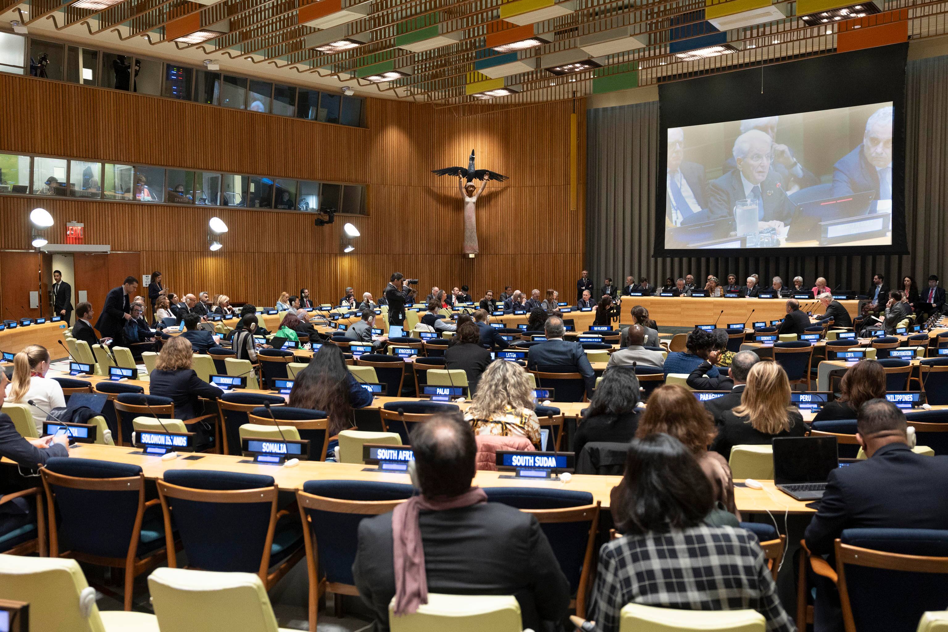 Il presidente della Repubblica, Sergio Mattarella, al Palazzo di Vetro delle Nazioni Unite durante la Conferenza sullo stato di attuazione dell Obiettivo di Sviluppo Sostenibile n. 16  Pace, Giustizia e Istituzioni Forti , New York, 06 maggio 2024.
ANSA/UFFICIO STAMPA QUIRINALE/FRANCESCO AMMENDOLA
+++ ANSA PROVIDES ACCESS TO THIS HANDOUT PHOTO TO BE USED SOLELY TO ILLUSTRATE NEWS REPORTING OR COMMENTARY ON THE FACTS OR EVENTS DEPICTED IN THIS IMAGE; NO ARCHIVING; NO LICENSING +++ NPK +++