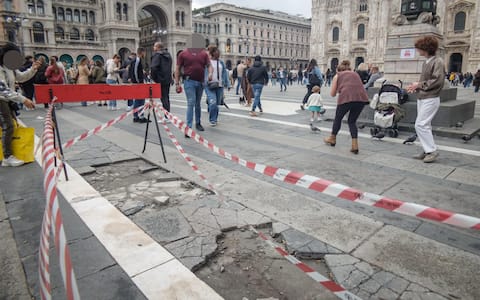 Piazza del Duomo a Milano all'indomani degli scontri durante la manifestazione di ieri, Milano 18 Ottobre 2026
ANSA/MATTEO CORNER