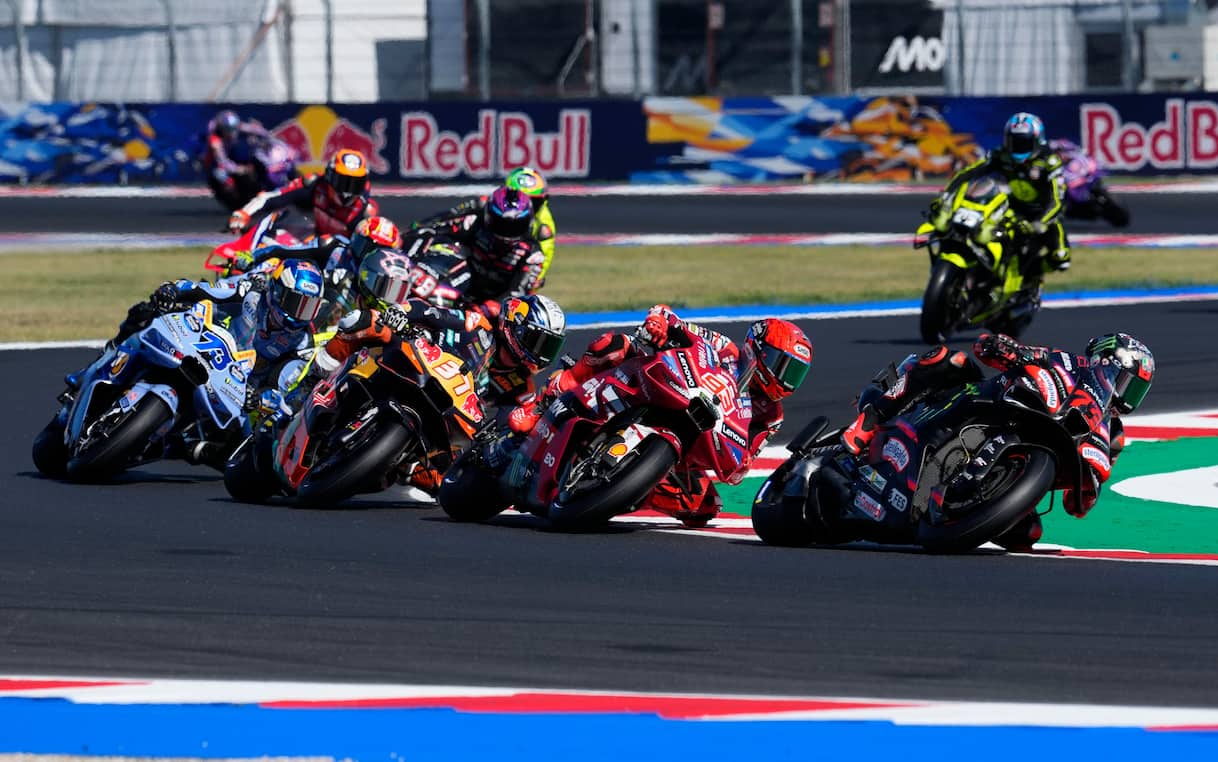 MotoGp, Marc Marquez vince la Sprint a Misano davanti a Bezzecchi | Sky ...