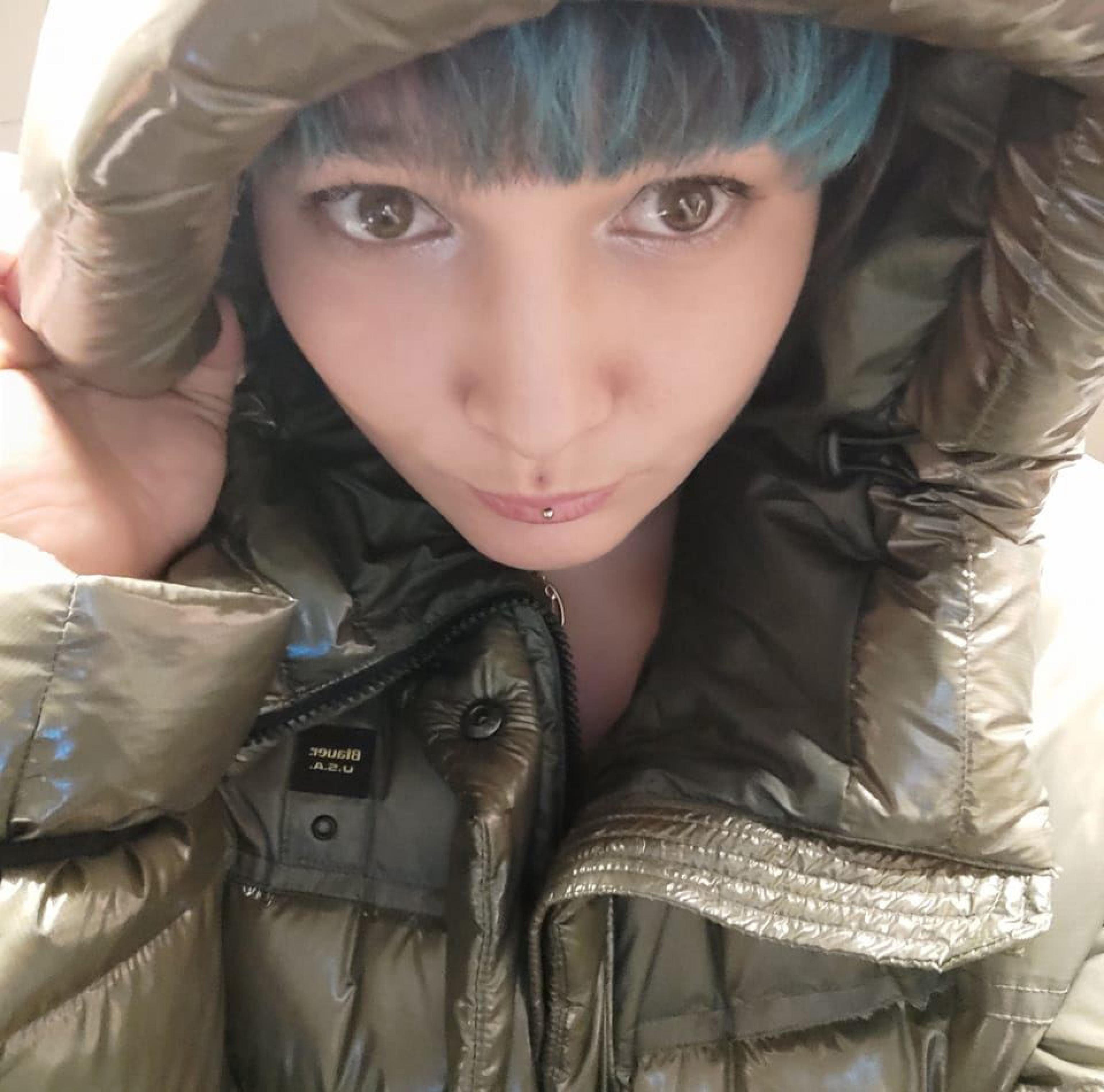 Una immagine di Andreea Rabciuc tratta da Facebook.
C'Ã¨ un indagato per la scomparsa di Andreea Rabciuc, la 27enne romena campionessa di tiro a segno, residente a Jesi (Ancona), di cui si sono perse le tracce dal 12 marzo scorso nelle campagne di Montecarotto. Si tratta del fidanzato, Simone Gresti, 43 anni. Oggi era stato convocato in caserma, dai carabinieri, a Jesi, come persona informata sui fatti, e per la notifica del decreto di sequestro dell'auto, del cellulare, di un tablet e di vestiti. 
FACEBOOK ANDREEA RABCIUC
+++ ATTENZIONE LA FOTO NON PUO' ESSERE PUBBLICATA O RIPRODOTTA SENZA L'AUTORIZZAZIONE DELLA FONTE DI ORIGINE CUI SI RINVIA+++ ++HO NO SALES EDITORIAL USE ONLY +++