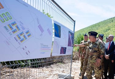 epa11390920 A handout picture made available by the Chigi Palace (Palazzo Chigi) Press Office shows Italian Prime Minister Giorgia Meloni (2-R) and Albanian Prime Minister Edi Rama (R) at the port of Shengjin, Albania, 05 June 2024, during a visit to the hotspot intended for the entry procedures of migrants. The Italian and Albanian prime ministers visited the new Shengjin migrant hotspot, a center created on the basis of an agreement between Tirana and Rome to operate centres for asylum seekers on Albanian territory.  EPA/FIIPPO ATTILI/CHIGI PALACE PRESS OFFICE HANDOUT  HANDOUT EDITORIAL USE ONLY/NO SALES HANDOUT EDITORIAL USE ONLY/NO SALES